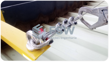 Linha de vida para segurança em pintura de fachada — 5